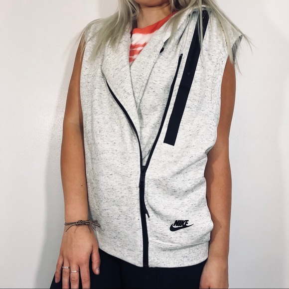 Nike Jackets & Blazers - Nike Fleece Tech vest NWOT LARGE